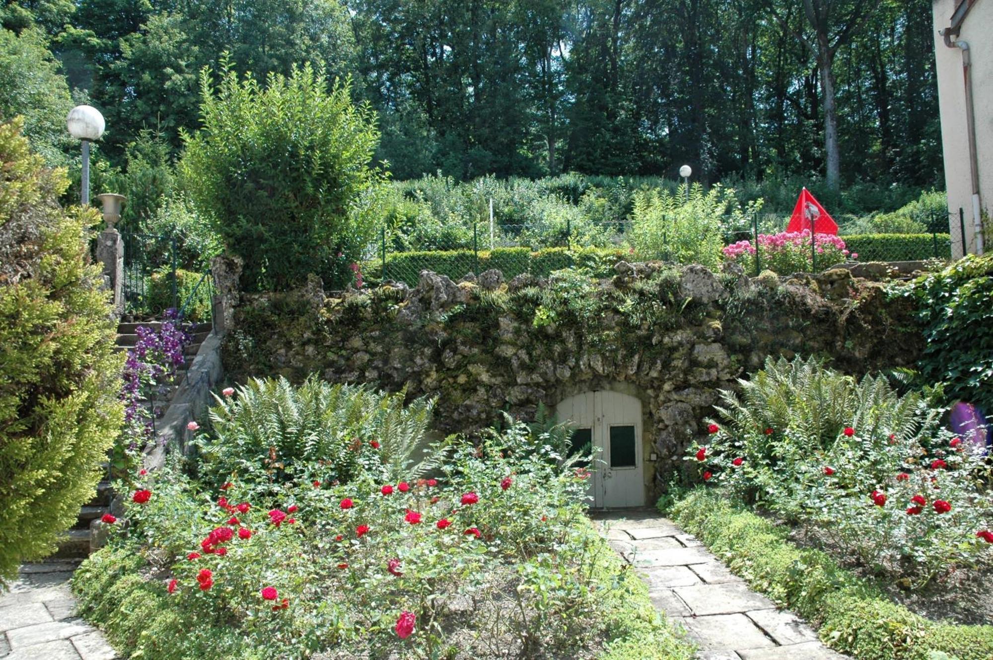 Hotel Et Studios D'Orfeuil Bourbonne-les-Bains Exterior photo