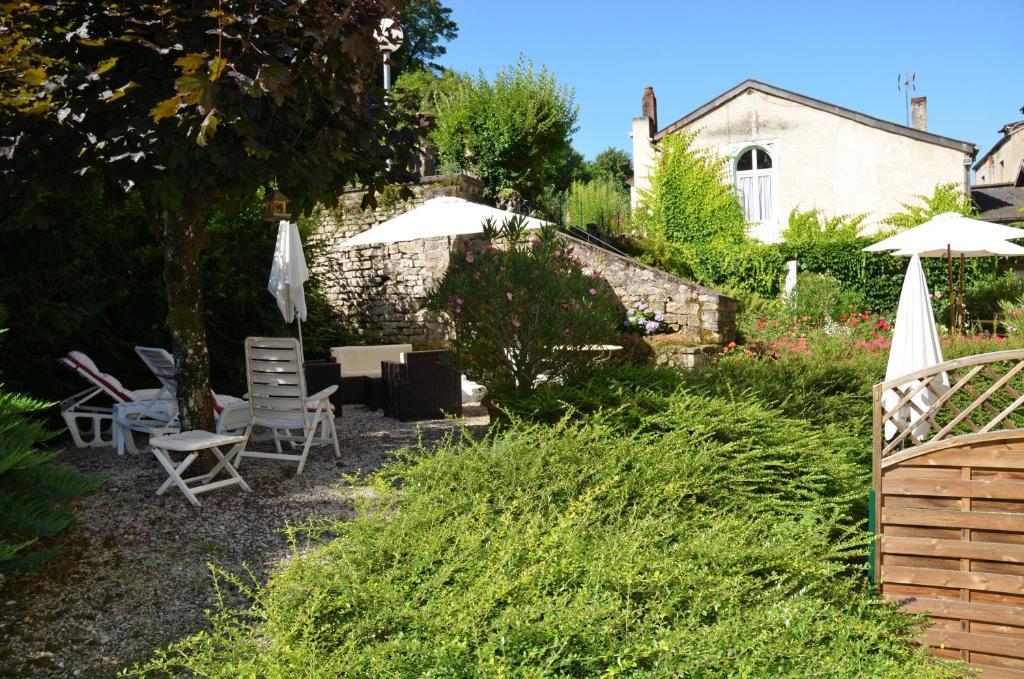 Hotel Et Studios D'Orfeuil Bourbonne-les-Bains Room photo